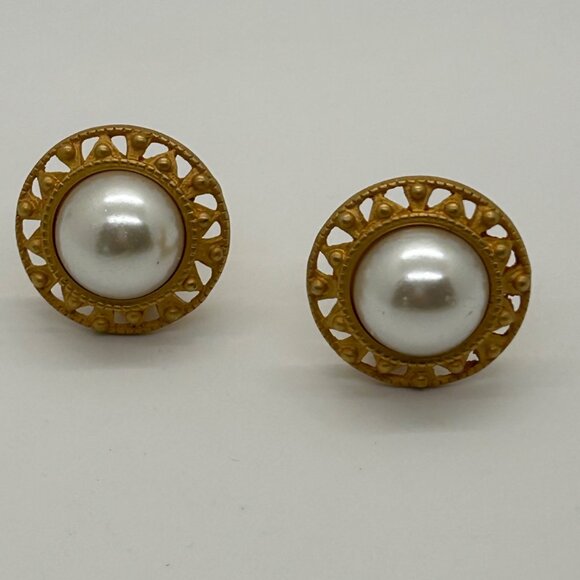 Anne Klein Vintage Gold-Tone Faux Pearl Clip-On Earrings Elegant Round READ - Picture 4 of 15